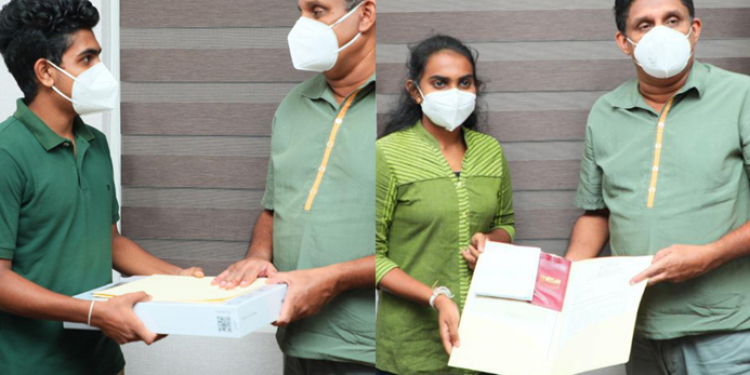 සජිත්ගේ සත්කාරයෙන් අසේලගේ දරුවන්ට ශිෂ්‍යත්ව-ලැප්ටොප්! (PHOTOS & VIDEO)