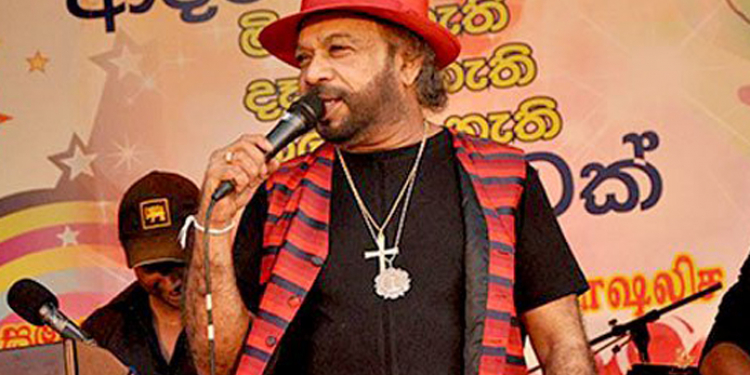 ‘මගේ හිතවතෙකුත් මැරුම් කෑවා’ සිංදුවක් නිසා පණ බයේ CIDයට ගිය සුනිල් පෙරේරා මව්රටට කතා කරයි!