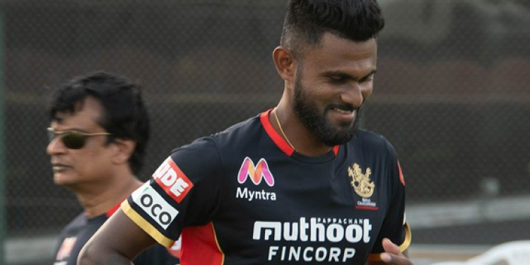 ඉසුරුත් ‘රිටායර්’! ලියුම බෝඩ් එකට යවයි!