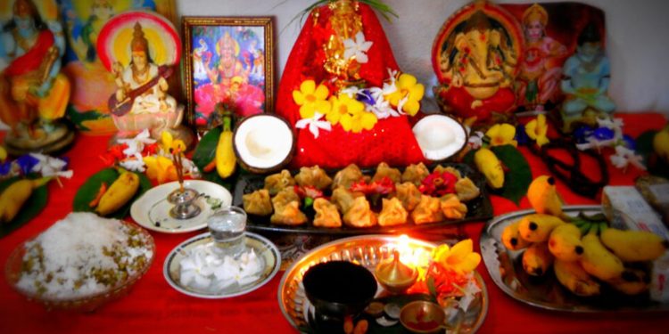පූජාවක් කරන්නද ලෑස්තිය