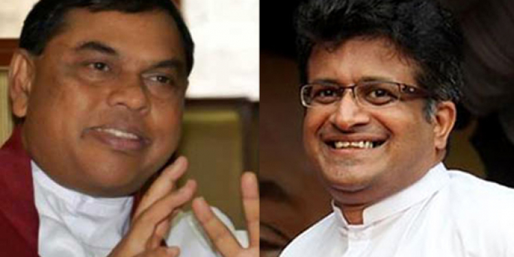 ඒ කතාව බොරු! ගම්මන්පිල කියපු ඩොලර් නැති කතාවට බැසිල් ඒ මොහොතේම උත්තර දෙයි!