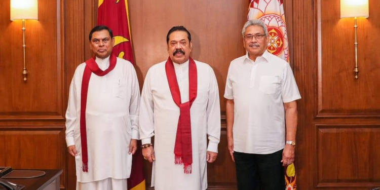 බැසිල්-මහින්ද දිව්රුමේ ජායාරූප එළියට! (PHOTOS)