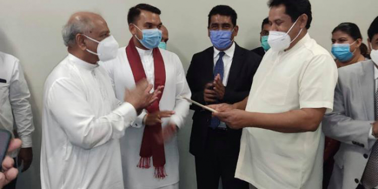 කැටේ පාර්ලිමේන්තුවට සමුදෙයි!