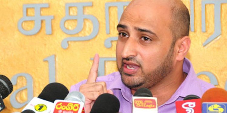 බදුර්දීන්ගෙ මන්ත්රීවරු එක්ක පාර්ලිමේන්තුවෙ බුදියගන්නෙ කව්ද? (VIDEO)