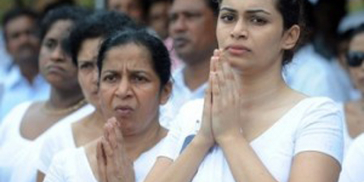 දුමින්දට ජනපති සමාව දීම ගැන භාරතගේ බිරිය පළමුවරට එළියට එයි! (VIDEO)