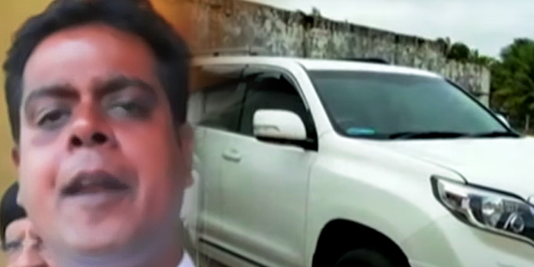 තවත් ඇමැතියෙක් නීතිය අතට ගනී! හලාවත නගරයේ පිස්සු නටයි… (Video)