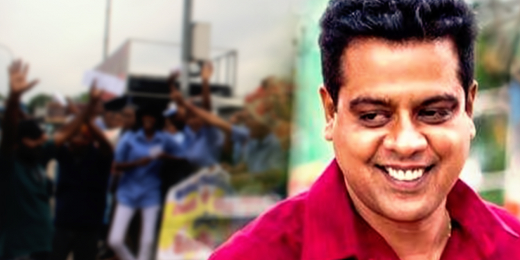 විරෝධතා කරනවනම් රෙදිත් අරන් එන්න…ආදරේ හින්දා කියන්නේ!