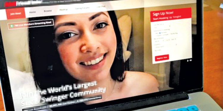 ගෙදර ඉඳන් අතේ ඇති මුදලට ලේසියෙන් පහසුවෙන් SEX!