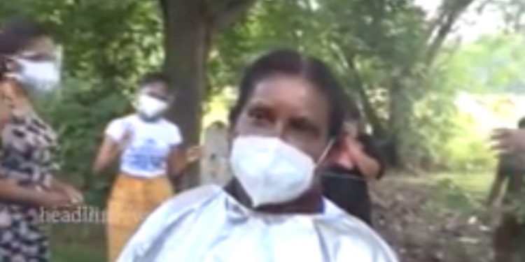 දොස්තරගේ අවුරුදු 12ක දුවට ‌වැටෙන් පැන ෆයිසර් එන්නත දීමෙන් පුත්තලමේ මහ කලබලයක්! දොස්තරට මාරුවක්! (VIDEO)