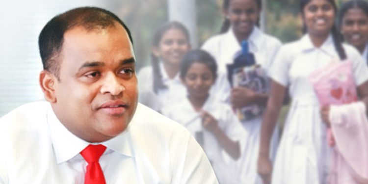 කෝටිපති ධම්මිකගෙන් කෝටියක් වටින වැඩක්! දරුවන් ලක්ෂ දෙකකට පුදුම හිතෙන තෑග්ගක්…