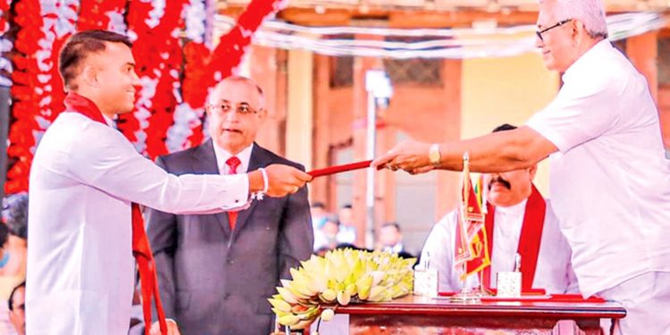 නාමල්ට තවත් එකක්! ජී.එල්.-දිනේෂ්-පවිත්රා-ඩලස්-ගාමිණී-කෙහෙළිය මාරු වෙයි!