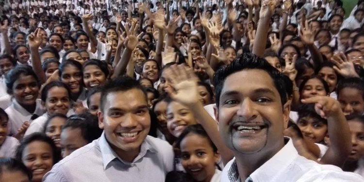 නාමල් දුන් රස්සාව ඉරාජ්ට එපා වෙයි! අස්වී ගෙදර යයි!