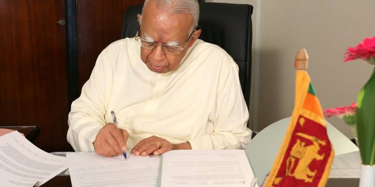 සම්බන්ධන් පාර්ලිමේන්තුවේදී අමාරුවෙන් ඇවිදින හැටි වීඩියෝ කර ෆේස්බුක් දැමූ මන්ත්‍රී කව්ද?