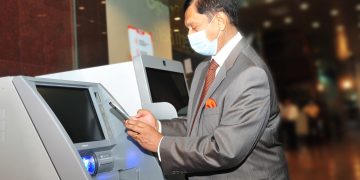 සම්පත් බැංකුව ප්‍රථම ස්පර්ශ කිරීමකින් තොරව මුදල් ආපසු ගැනීමේ සේවාව හඳුන්වා දෙයි
