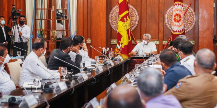 ජනපති ඇමැතිවරුන්ට රාජ්‍ය ඇමැතිවරුන්ට රෝහල්වල වැඩක් පවරයි!