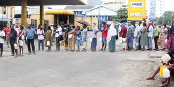 ඒ පාර භූමිතෙල් පෝලිමත් ඇවිත්!