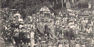 1815 දළදා පෙරහරට වෙච්ච දේම 2021ත් වුණේ කොහොමද?