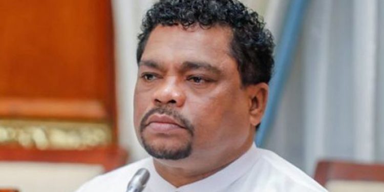 කැබ්නට් එකම පඩි එපා කියද්දී රාජ්‍ය ඇමැති පියල් පඩිය දෙන්න බෑ කියයි! (VIDEO)