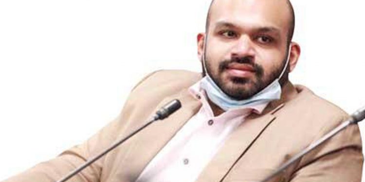 සීනි වැඩි කළේ දියවැඩියාව හින්දලු! ලෝන් නිසා පඩිය දෙන්න බෑලු! ආණ්ඩුවේ මේ කතා නිසා බයිට් වෙන්නේ තුනෙන් දෙකක් දීපු මිනිස්සු! (VIDEO)