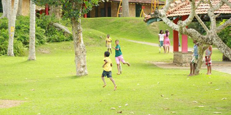 එස්ඕඑස් ගම්මානයේ දරුවන් 50කට කොරෝනා! ඔක්කොම 91ක් පොසිටිව්!