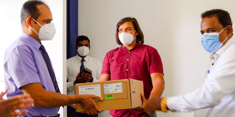 කුරුණෑගල රෝහලට රෝහිතගෙන් කෝටියක ආධාර! (PHOTOS)
