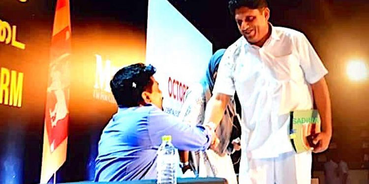 අනුරට බැරි වුණාට සජිත්ට මේ ආණ්ඩුව ගෙදර යවන්න පුළුවන්! (VIDEO)