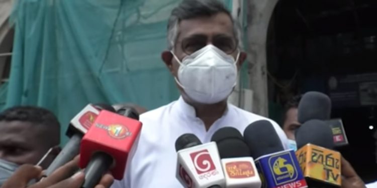 බරපතළ දෙයක් අද හෙළිවුණා…! උසාවි නියෝග නැතිව CID අධ්යක්ෂ පුද්ගලයන්ගේ දුරකතන දත්ත ලබා ගන්නවා! (VIDEO)