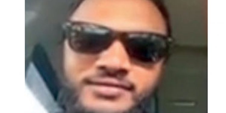 එක මහමොළකරුවෙක් අල්ලයි! නම ‘මිදිගම ලසා’!