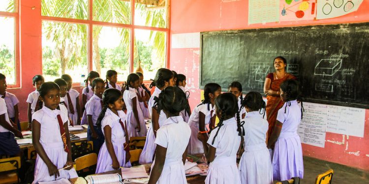 සෞඛ්යය උපදෙස් මත පාසැල් අරින්න සූදානම්!