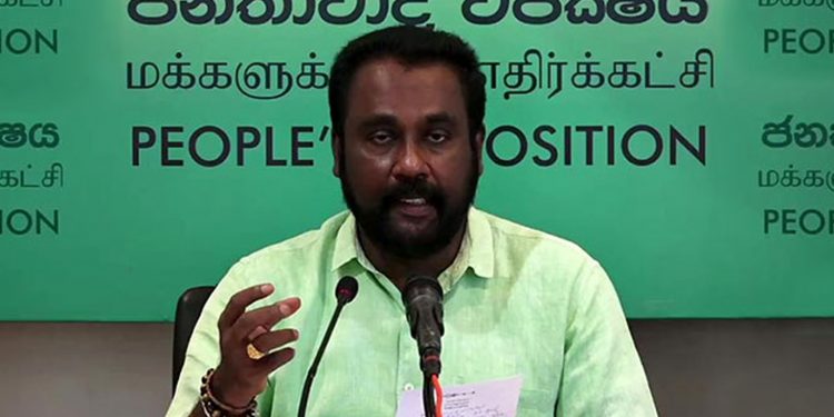 දෙමළ මිනිස්සුන්ට ගහලා එහේ ගිහින් ඩයස්පෝරාවට සාකච්ජාවට එන්න කියනවා! අල්ලා දෙවියන්ට අපහාස කරලා මුස්ලිම් රටවලින් හිඟා කනවා! ලැජ්ජා නැති ආණ්ඩුවක්! (VIDEO)