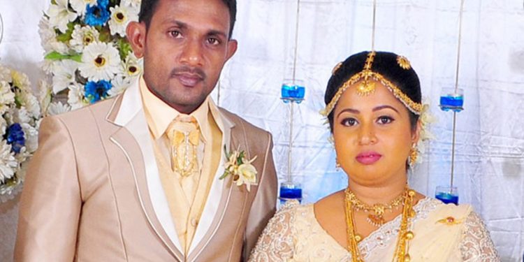 බිරිය මරා සැමියා එල්ලෙයි! ලියුම් දෙකකුත් ලියලා!