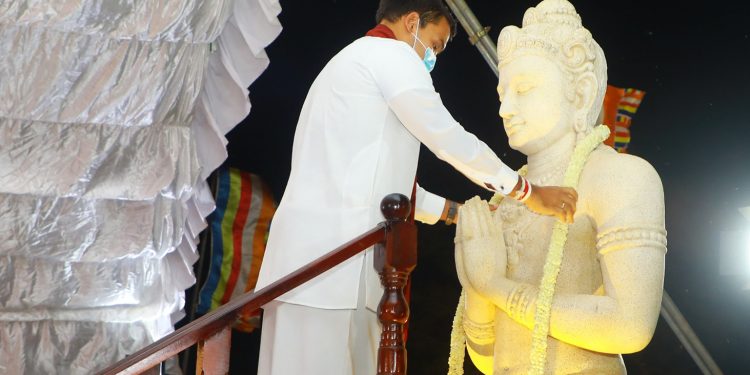 මිරිසවැටියේ දවස් හතේ පූජාවට නාමලුත් ගිහින්! (PHOTOS)