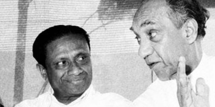 ජේ.ආර්. ඉස්සරහා ප්රේමදාස සිංදු කියන වීඩියෝවක් හඩ්සන් එළියට දමයි! බලන්න වටින එකක්! (VIDEO)