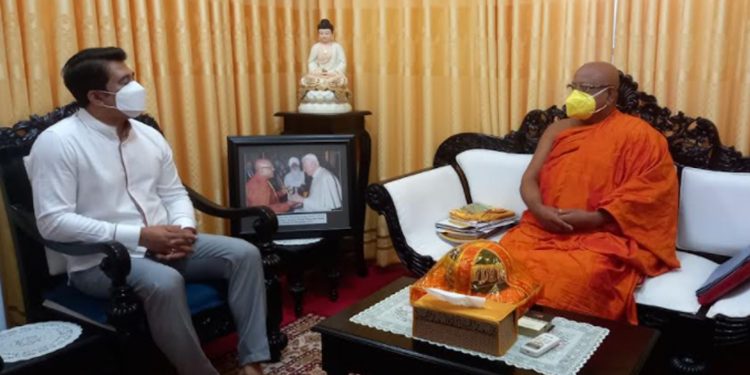 පරාක්රම සමුද්රයේ හදන ජොගින් ට්රැක් එක ගැන ඇමැති රොෂාන් දැනුවත් කරයි! කෝට්ටේ අනුනායක හිමි කැමැත්ත දෙයි!