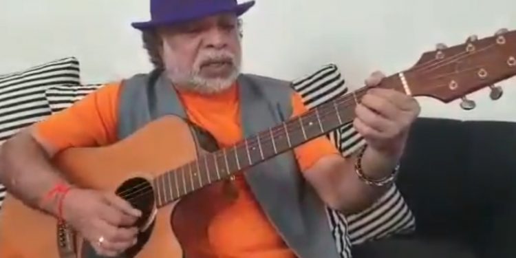 සුනිල් ගිටාරය ගහමින් අන්තිමට කියපු ගීතය! (VIDEO)