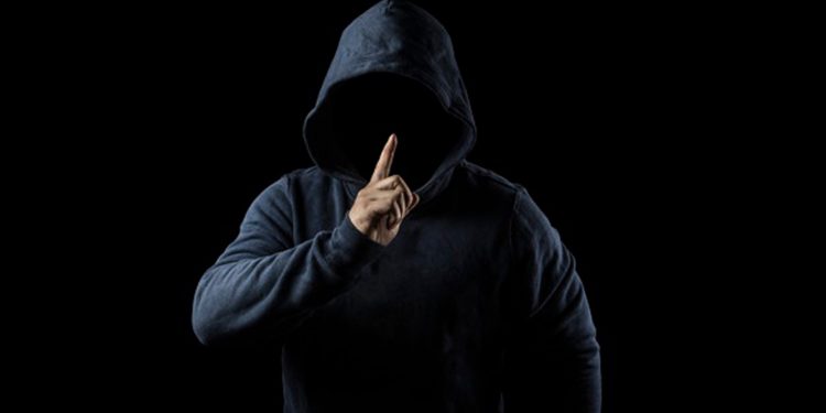 බීලා අනුරාධපුර හිරගෙදරට ගිහින් පිස්තෝලය ඔළුවට තියා හිරකාරයන් දණගැස්වූ ඇමැති කව්ද? ඇවිත් තියෙන්නේ හෙලිකොප්ටරෙන්ලු! (VIDEO)