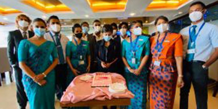 පාලකයන්ට කලාකාරයන්ට කරන්න බැරි වුණු දේ කටුනායකින් යද්දි ශ්රී ලන්කන් කාර්ය මණ්ඩලය යොහානිට කරලා පෙන්වයි!