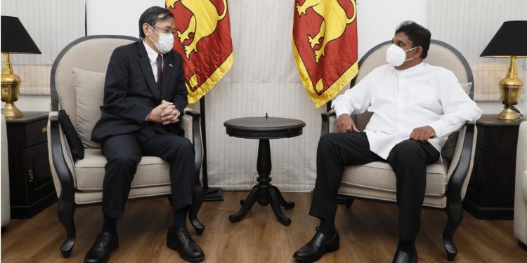 ජපන් තානාපති හදිසියේම සජිත් හොයන් ආවේ ඇයි! (VIDEO)