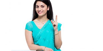 ඇඟිල්ලෙන් ගොඩ යන මිනිස්සු…