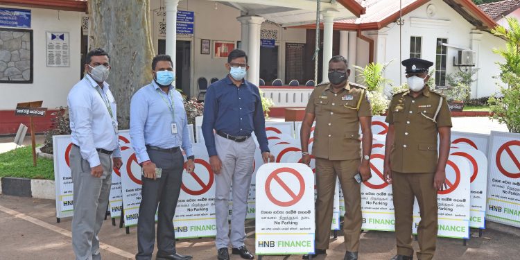 HNB FINANCE PLC, අනුග්රහයෙන් නුගේගොඩට මාර්ග සංඥා පුවරු