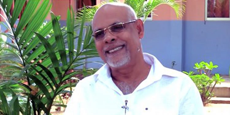 කොටි නායක කේ.පී. පළමු වරට කිලිනොච්චියෙන් එළියට එයි! ප්රභාකරන්ගේ වත්කම් ගැන කතා කරයි (VIDEO)