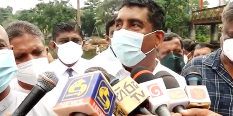 ගෝඨාගෙයි සජිත්ගෙයි දෙන්නගේම තිබ්බ එකක් ගැන ජොනී දන්න දේ! (VIDEO)