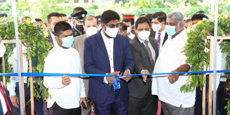කටුනායක පීසීආර් නැවැත්තුවේ ගජමිතුරු මාෆියාවද? (VIDEO)