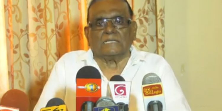 21 නැතිව 25 ආවොත් ගුරුවරුන්ට පාසලට එන්න දෙන්නේ නෑ! පඩි දෙන්නෙත් නෑ! වයඹ ආණ්ඩුකාර රාජා ගුරුවරුන්ට බැටේ දෙන්න සූදානම්! (VIDEO)