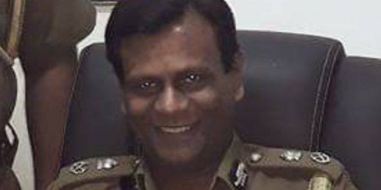 පහර දීම කර ඇත්තේ ජ්‍යෙෂ්ඨ නියෝජ්‍ය පොලිස්පති රන්මල් කොඩිතුවක්කු! පරීක්ෂණයක් ඇරඹේ! (VIDEO)