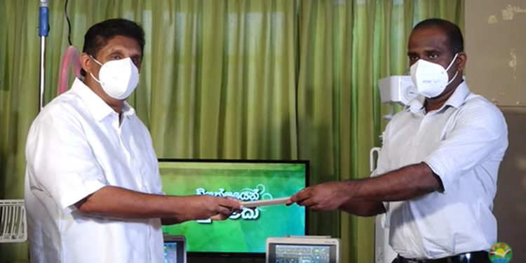 කිරිපිටි ගන්න මිනිස්සු පෝලිම්වල! අනෙක් පැත්තෙන් ගජමිතුරන්ට හොරකම් කරන්න දීලා! හැමදාම එළිවෙනකොට ආණ්ඩුවේ දේපොළක් විකුණලා! (VIDEO)