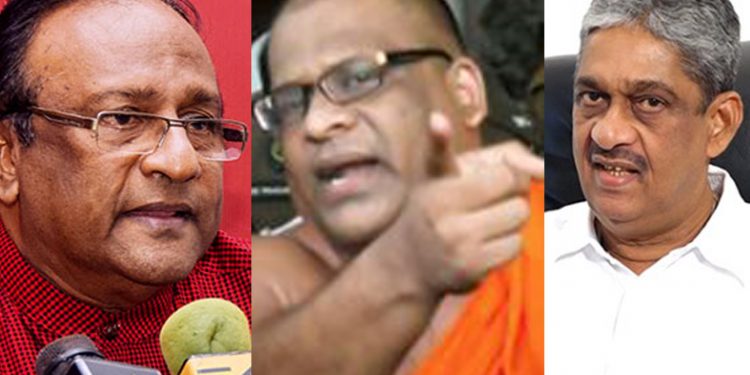 මහජන ආරක්ෂක ඇමැති පිස්සෙක් වගේ දොඩවනවා! ඥානසාර හාමුදුරුවන්ගෙන් ෆීල්ඩ් මාෂල් වැඳලා ඉල්ලපු දේ! (VIDEO)