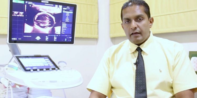 ලංකාවේ පළමු වරට බබාලා 6 දෙනෙක් එළියට ගත් දොස්තර මව්රටට කතා කරයි! මුල් ස්කෑන් එකේදිම බබාලා 6ක් ඉන්නවා කියලා මම දැක්කා! 6 දෙනාව ගත්තේ ප්රසූතියට සති 6කට කලින්!