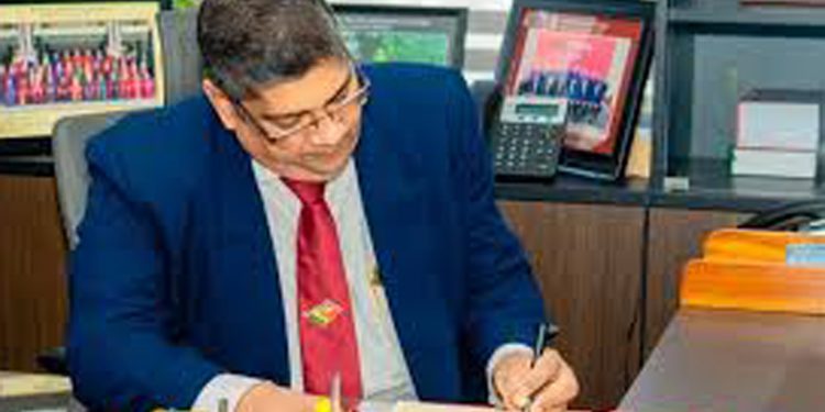 ‘සෞභාග්යයේ දැක්ම’ හදද්දි මමත් හිටියා! රසායනික පොහොර තහනම් කරපු විදිහ වැරදියි! කෘෂිකර්ම ලේකම්ගෙන් අමුතු කතාවක්!