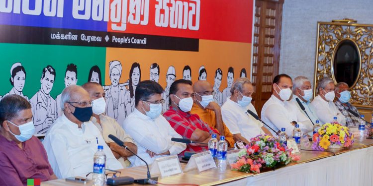 ආණ්ඩුවට එරෙහිව එළිපිටම යුද ප්‍රකාශ කළ විමල්ලාගේ රැස්වීමට ගිය පොහොට්ටුවේ ‌මන්ත්‍රී කව්ද?